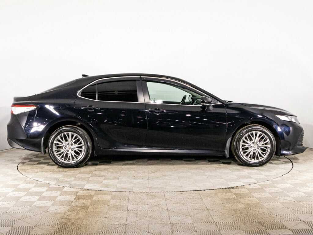 Toyota Camry с пробегом — 2021 год. Фото: #3