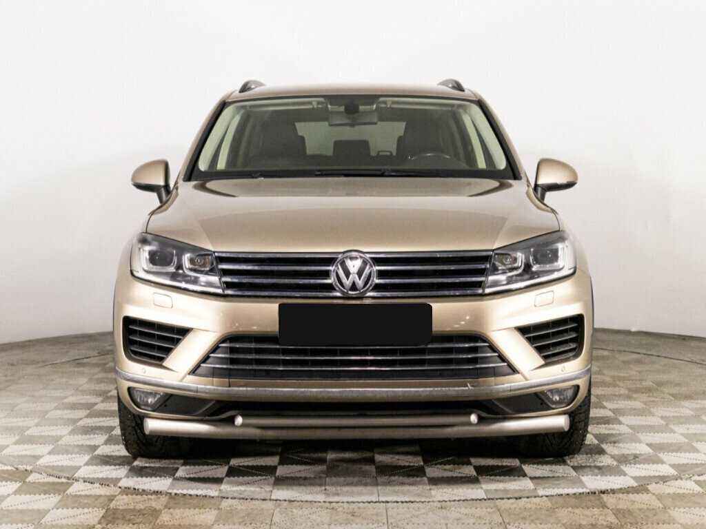 Volkswagen Touareg с пробегом — 2015 год. Фото: #1