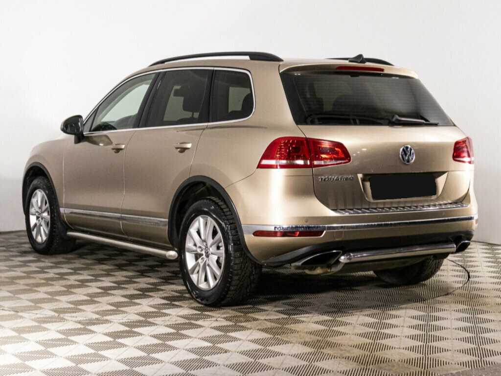 Volkswagen Touareg с пробегом — 2015 год. Фото: #6
