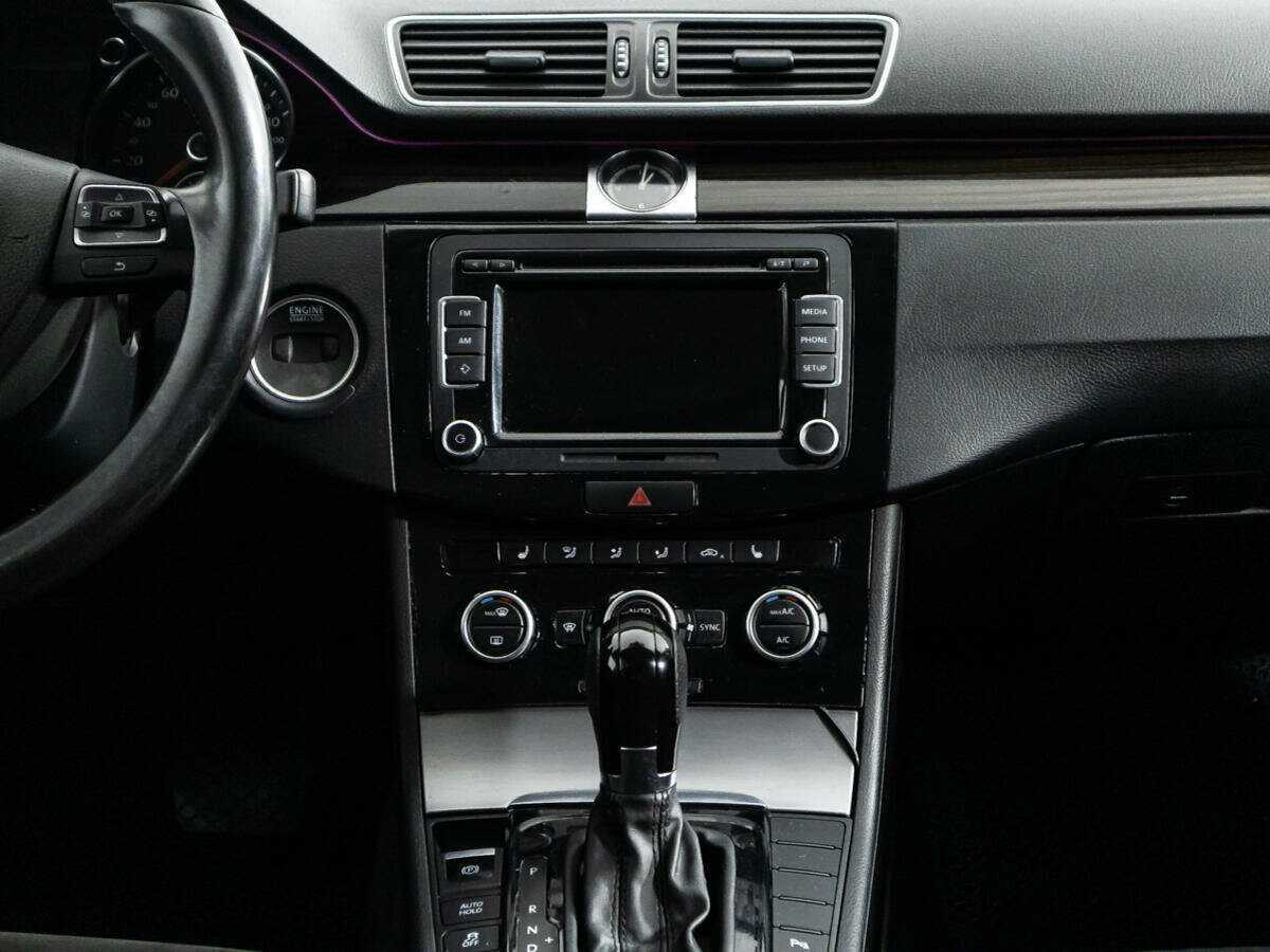 Volkswagen Passat CC с пробегом — 2013 год. Фото: #13