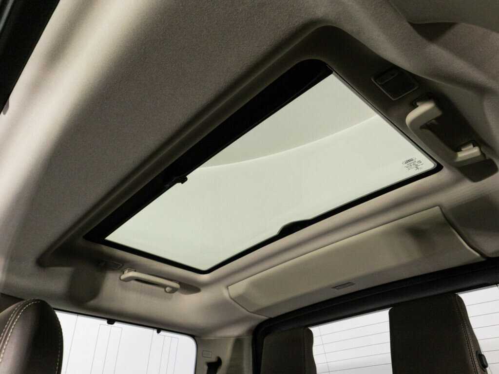 Land Rover Discovery с пробегом — 2013 год. Фото: #17