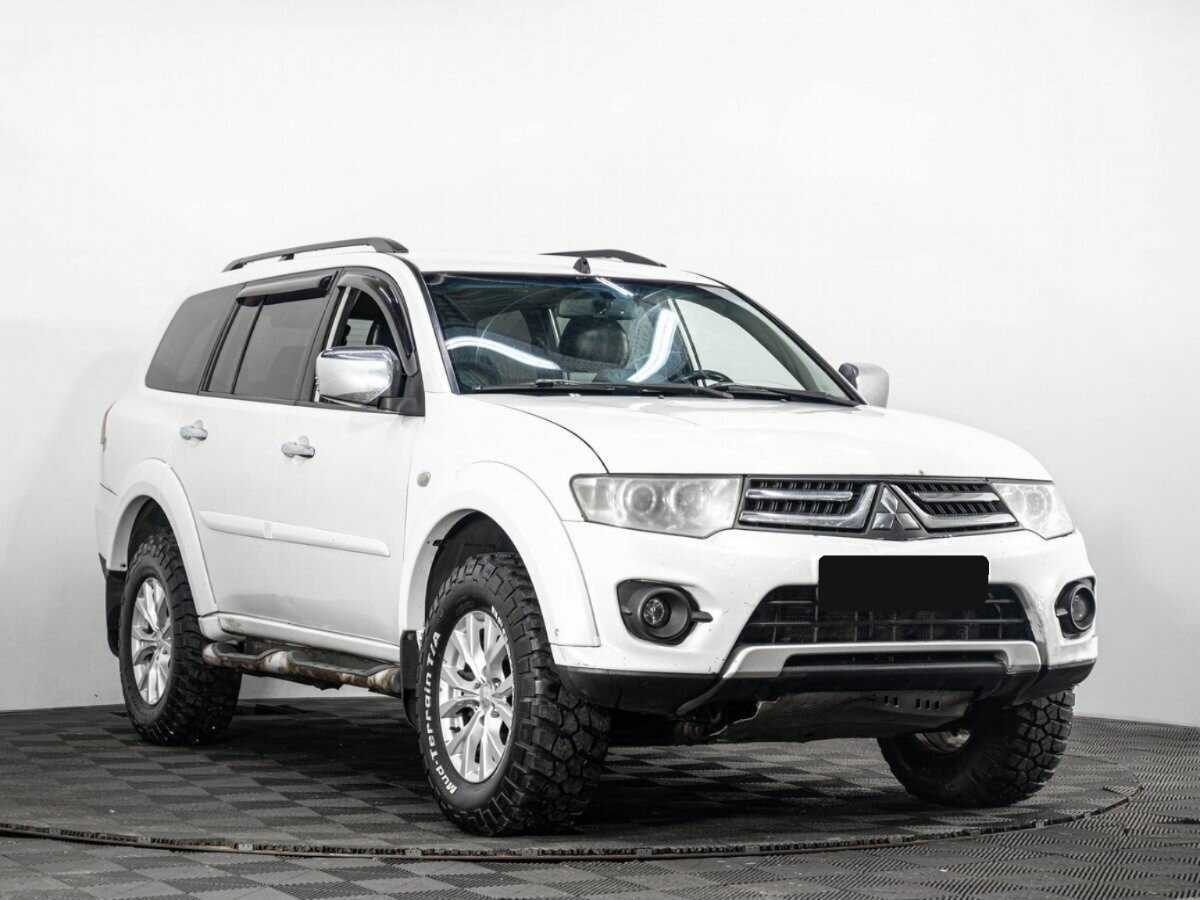 Mitsubishi Pajero Sport с пробегом — 2014 год. Фото: #2