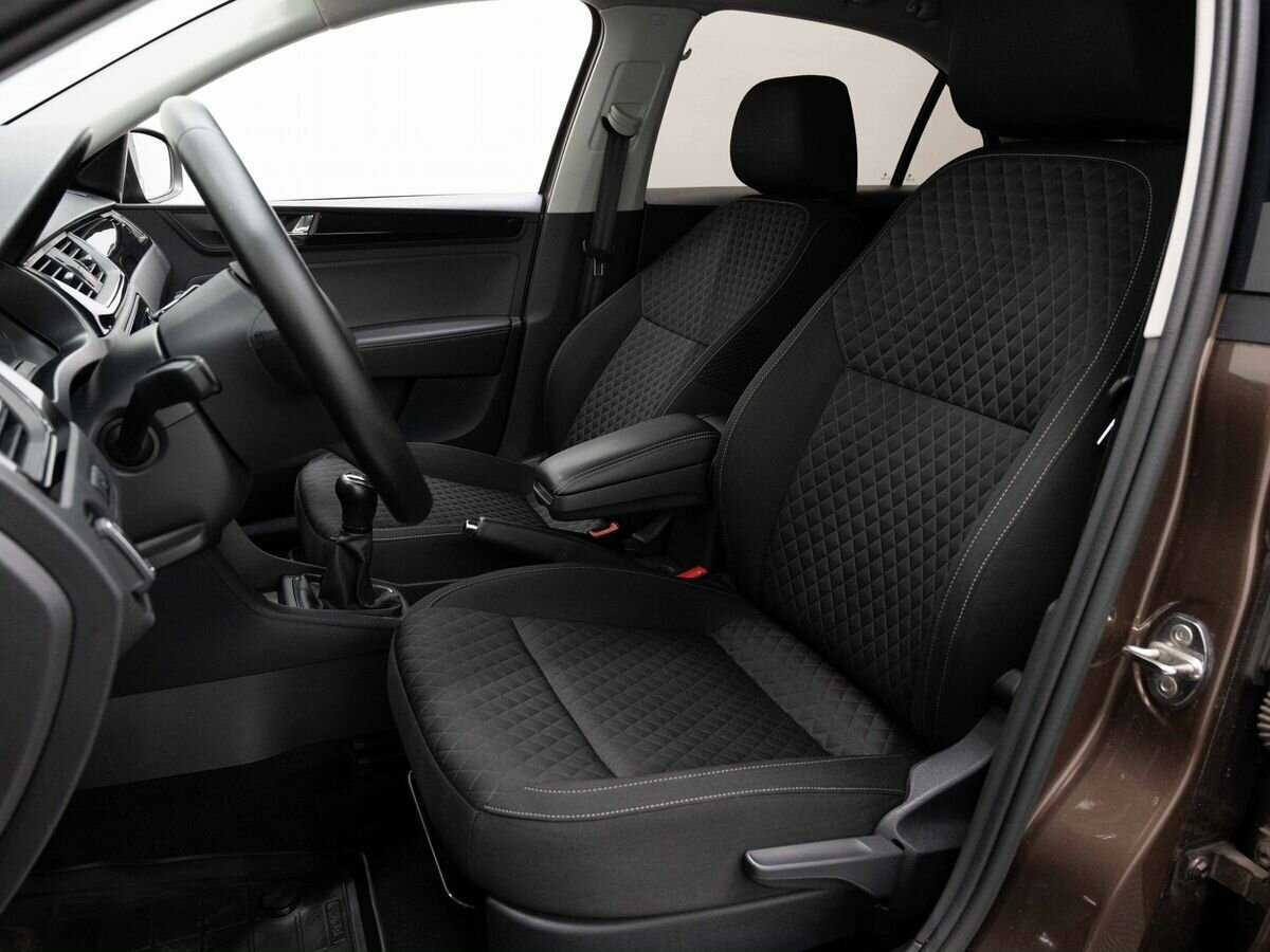 Skoda Rapid с пробегом — 2018 год. Фото: #9