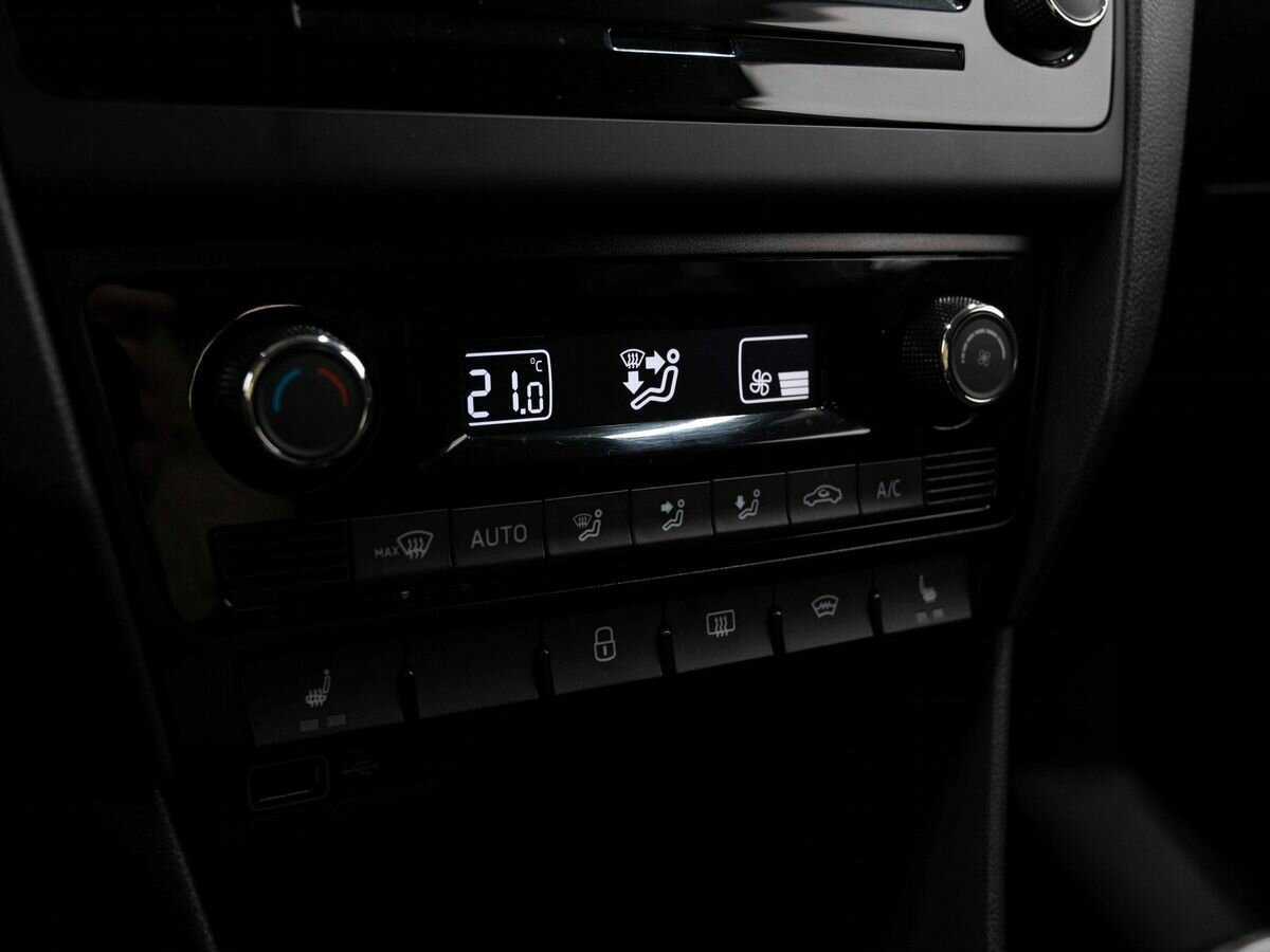 Skoda Rapid с пробегом — 2018 год. Фото: #22