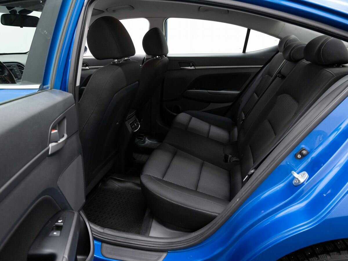 Hyundai Elantra с пробегом — 2017 год. Фото: #8