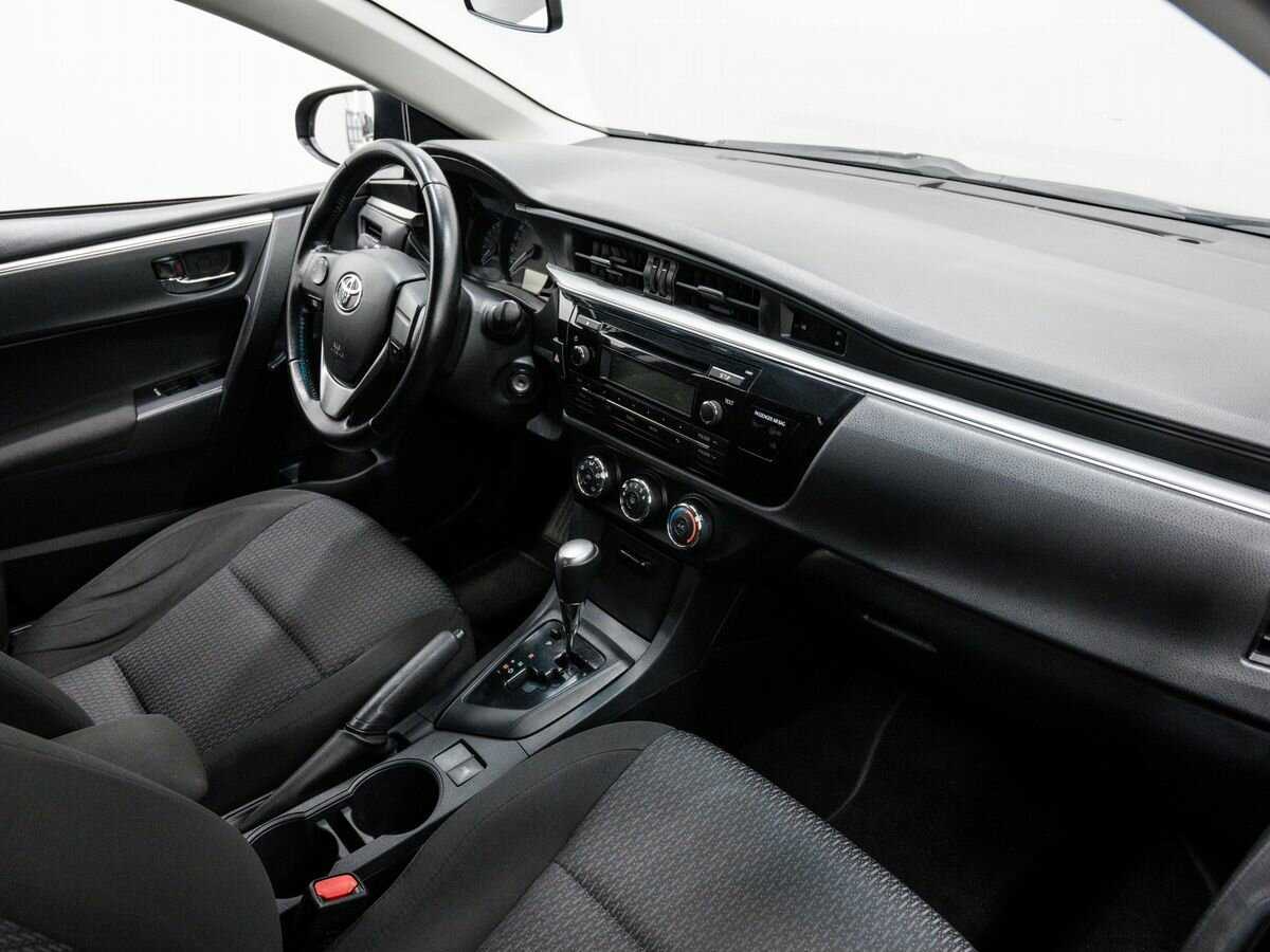 Toyota Corolla с пробегом — 2015 год. Фото: #7