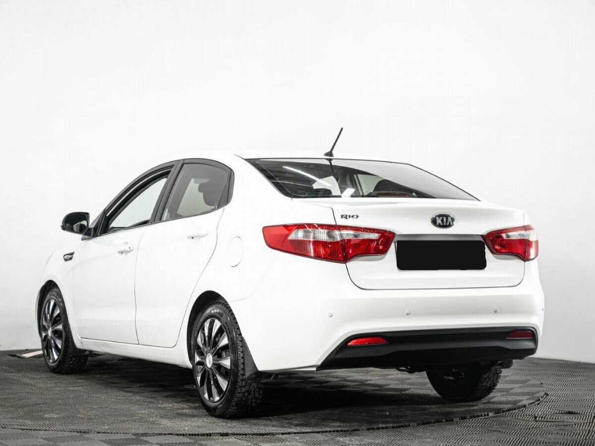Kia Rio с пробегом — 2013 год. Фото: #5