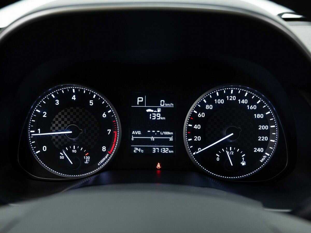 Hyundai Elantra с пробегом — 2020 год. Фото: #18