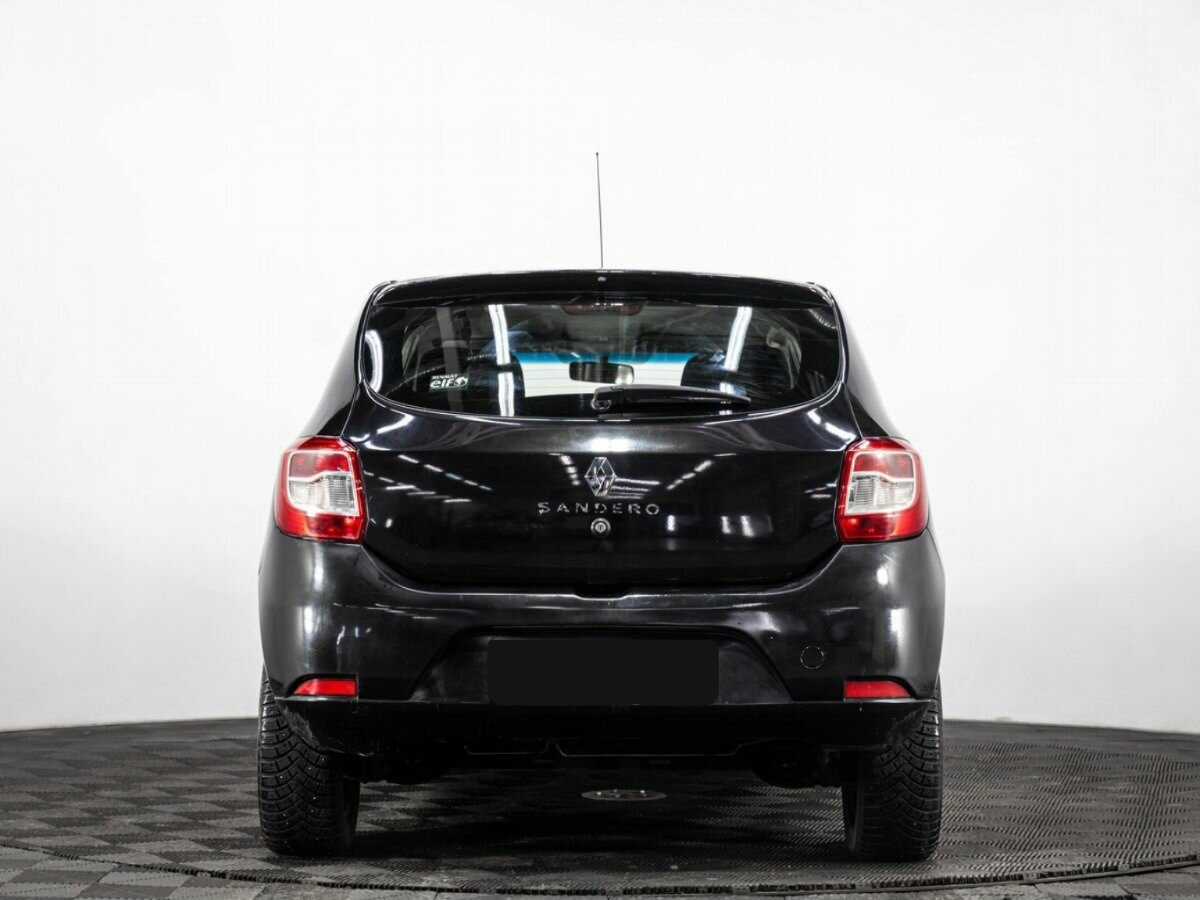 Renault Sandero с пробегом — 2016 год. Фото: #2
