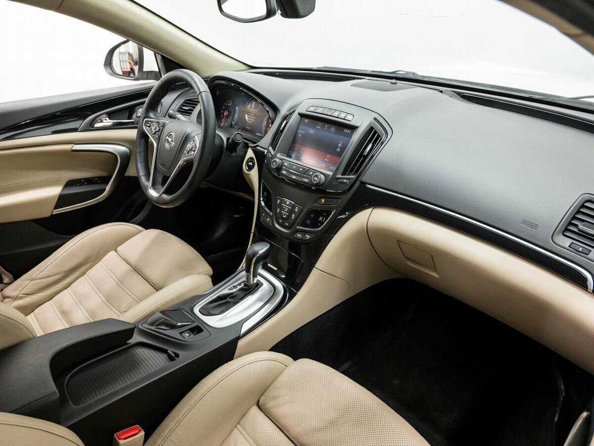 Opel Insignia с пробегом — 2015 год. Фото: #7
