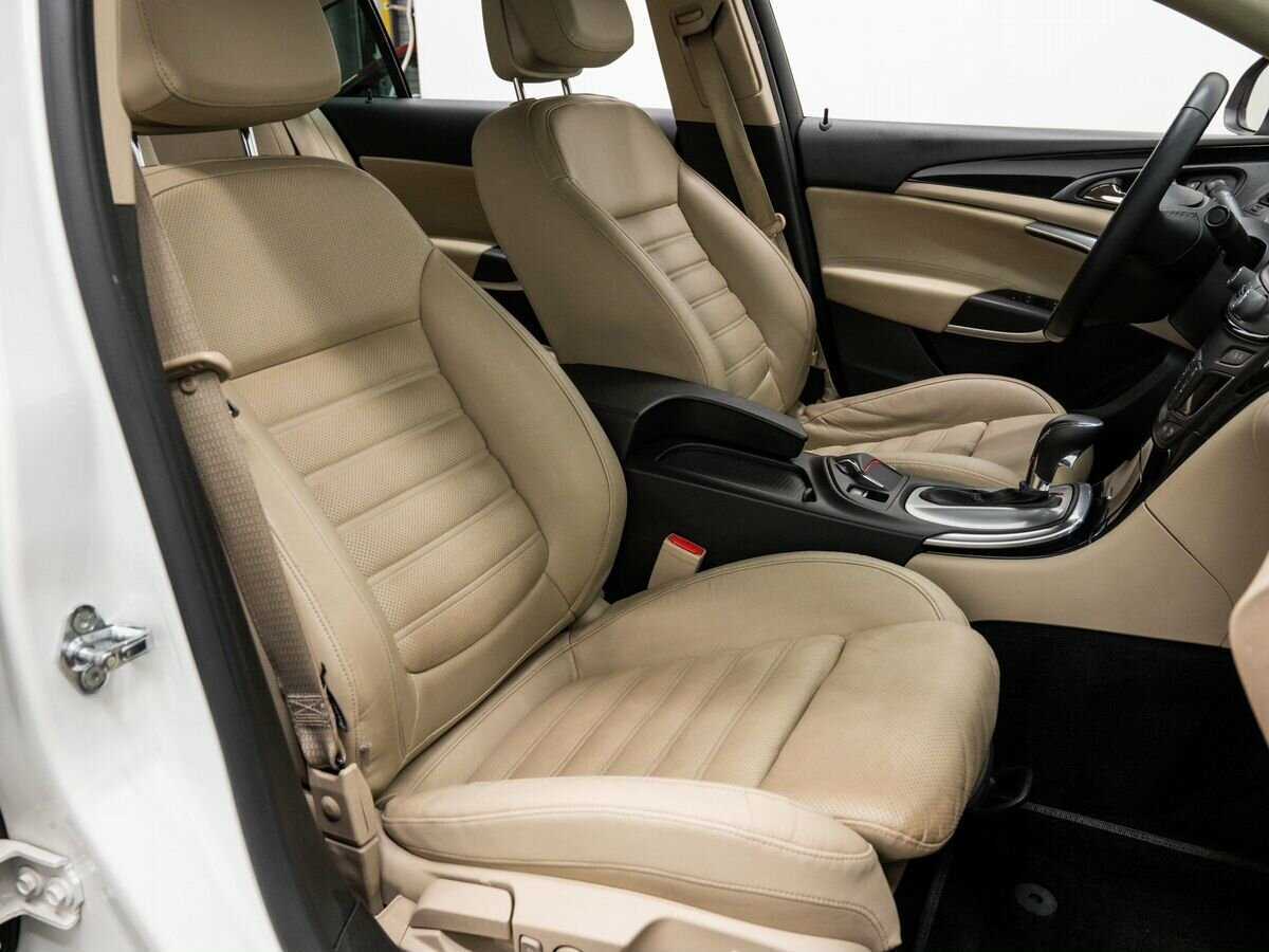 Opel Insignia с пробегом — 2015 год. Фото: #8