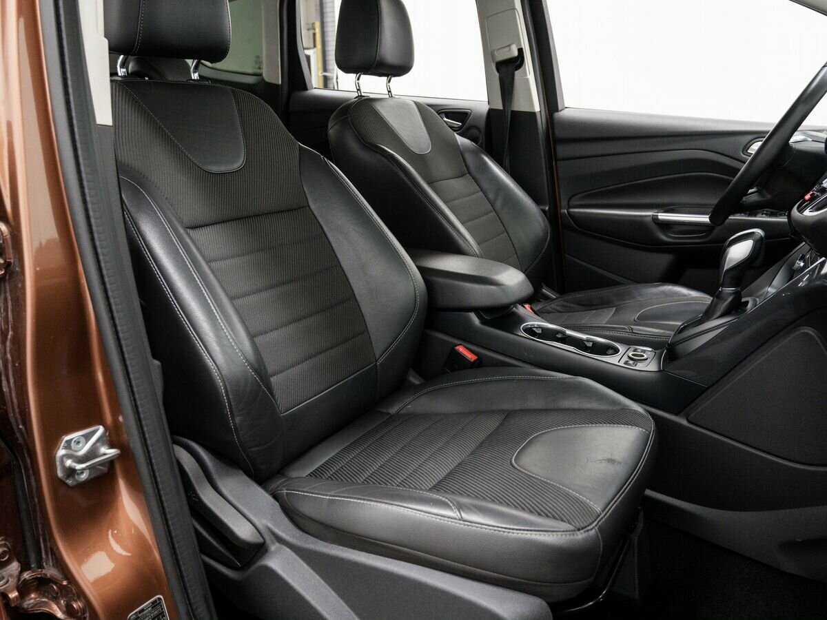 Ford Kuga с пробегом — 2015 год. Фото: #8