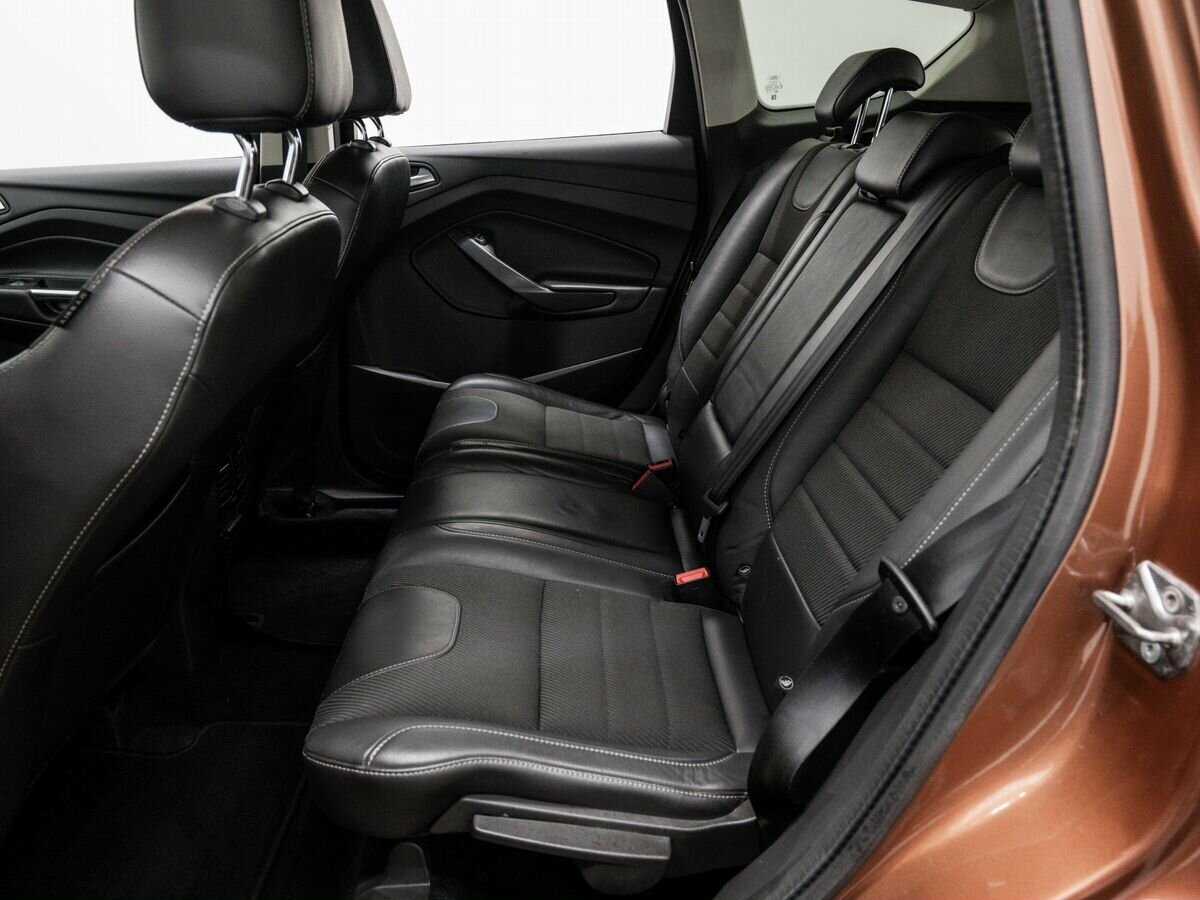 Ford Kuga с пробегом — 2015 год. Фото: #12