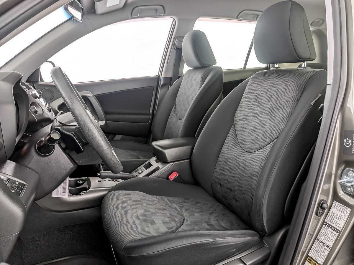 Toyota RAV4 с пробегом — 2012 год. Фото: #19