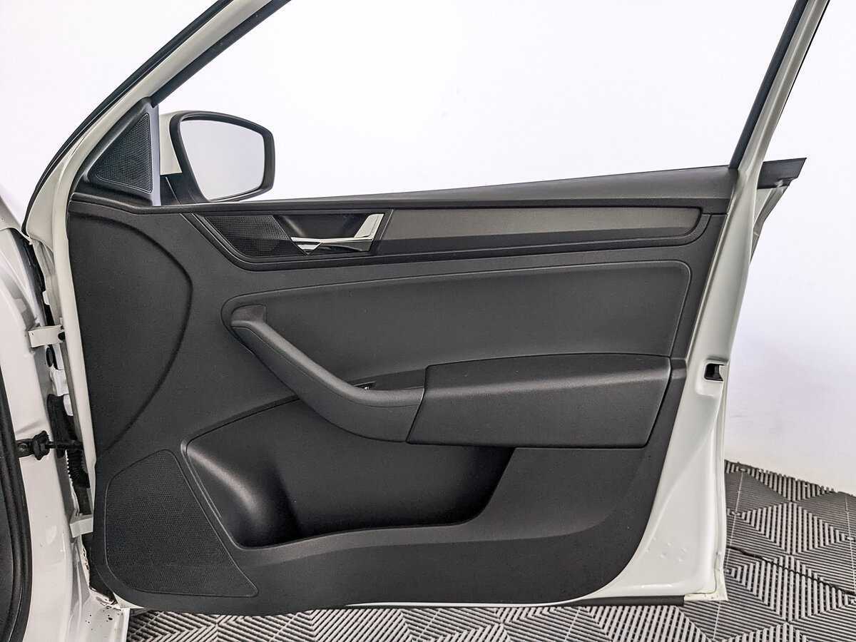 Skoda Rapid с пробегом — 2019 год. Фото: #21