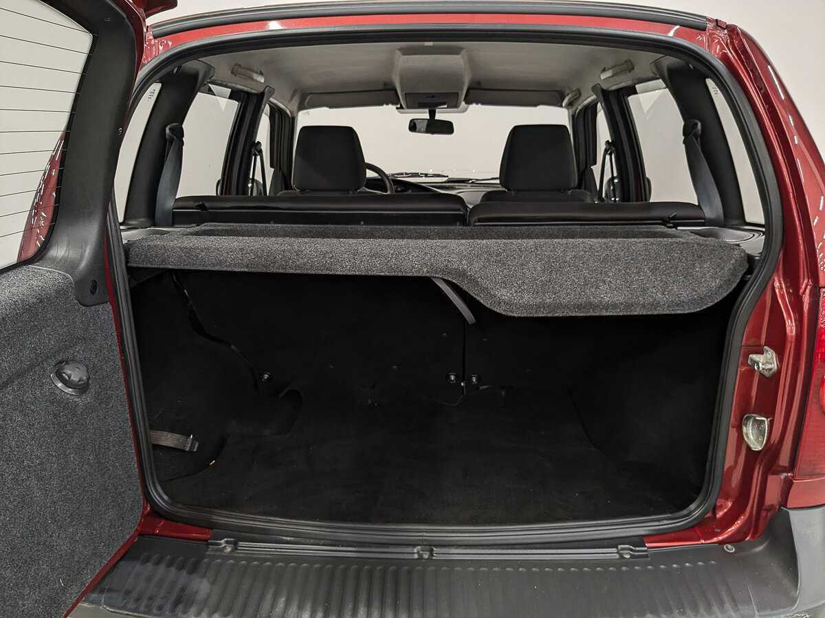 Chevrolet Niva с пробегом — 2015 год. Фото: #9