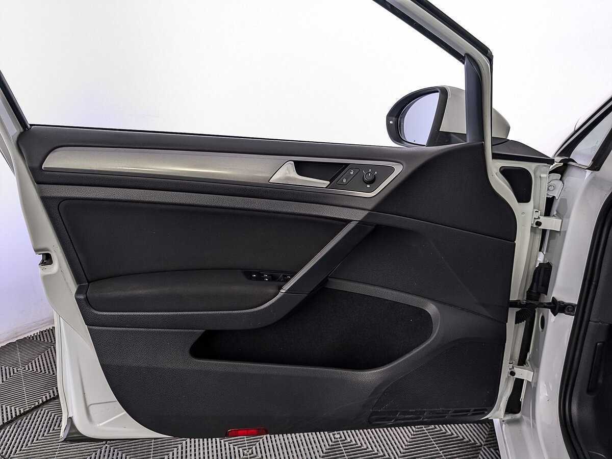 Volkswagen Golf с пробегом — 2014 год. Фото: #18