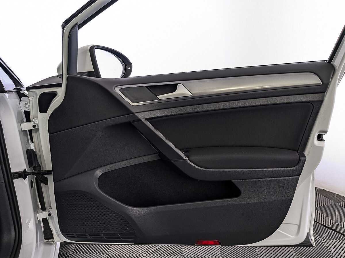 Volkswagen Golf с пробегом — 2014 год. Фото: #24