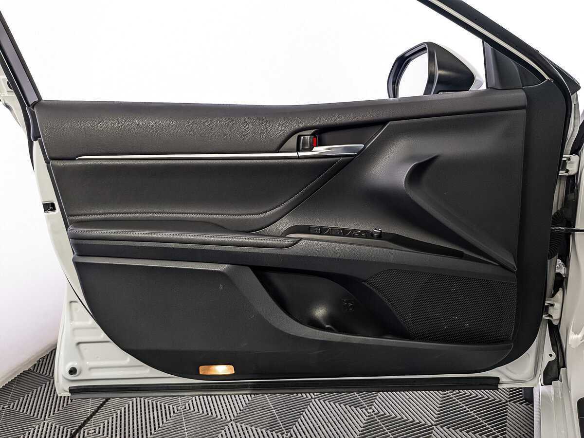 Toyota Camry с пробегом — 2021 год. Фото: #18