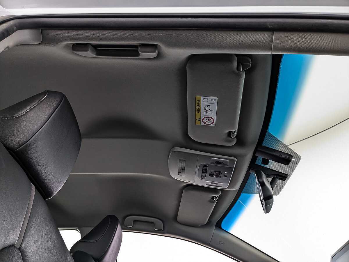 Toyota Camry с пробегом — 2021 год. Фото: #22