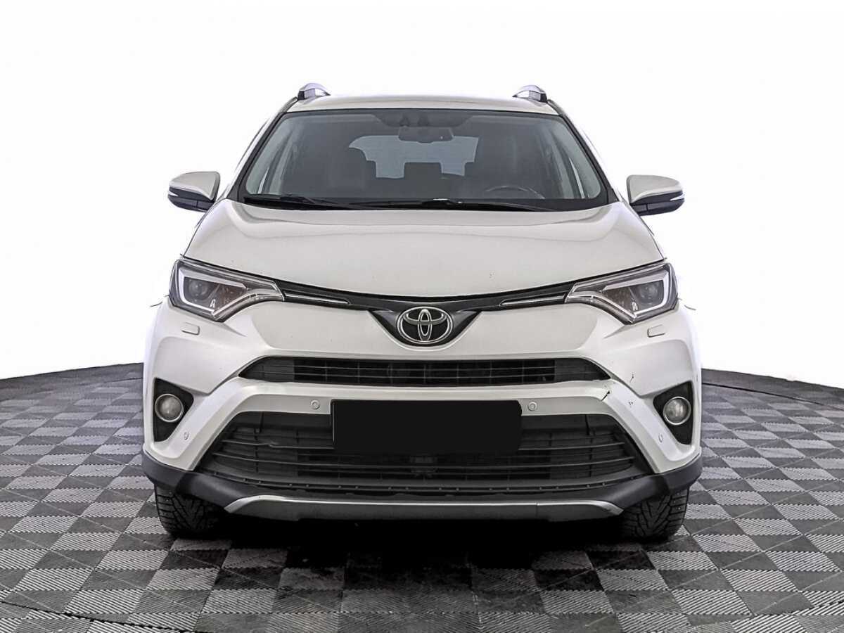 Toyota RAV4 с пробегом — 2018 год. Фото: #1