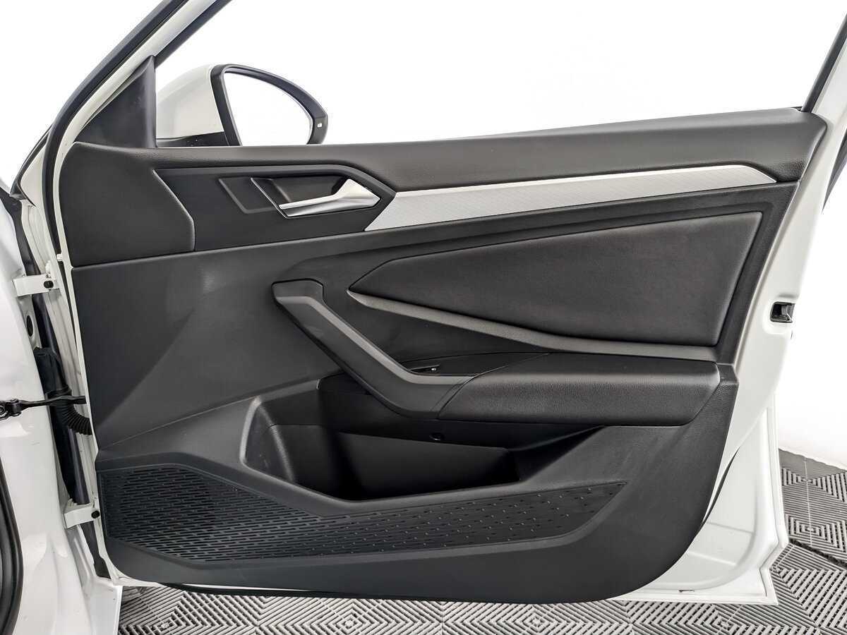 Volkswagen Jetta с пробегом — 2020 год. Фото: #23