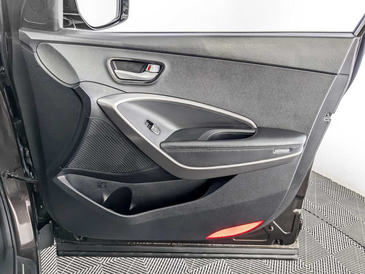 Hyundai Santa Fe с пробегом — 2016 год. Фото: #24