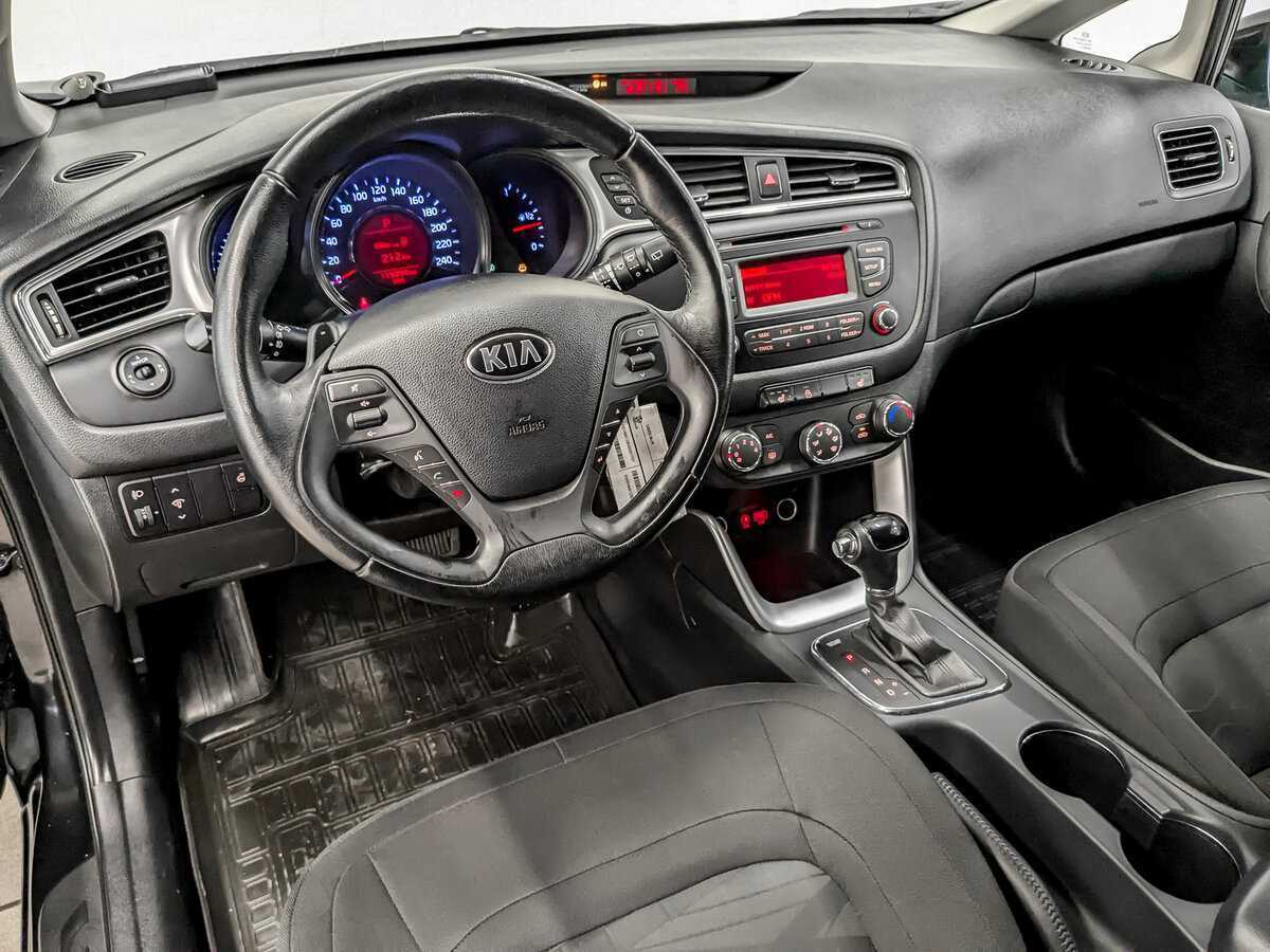 Kia Ceed с пробегом — 2015 год. Фото: #15