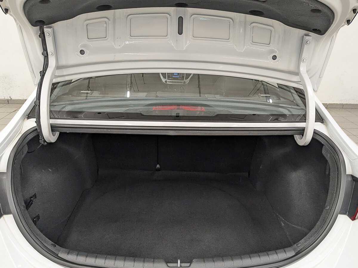 Hyundai Solaris с пробегом — 2021 год. Фото: #9