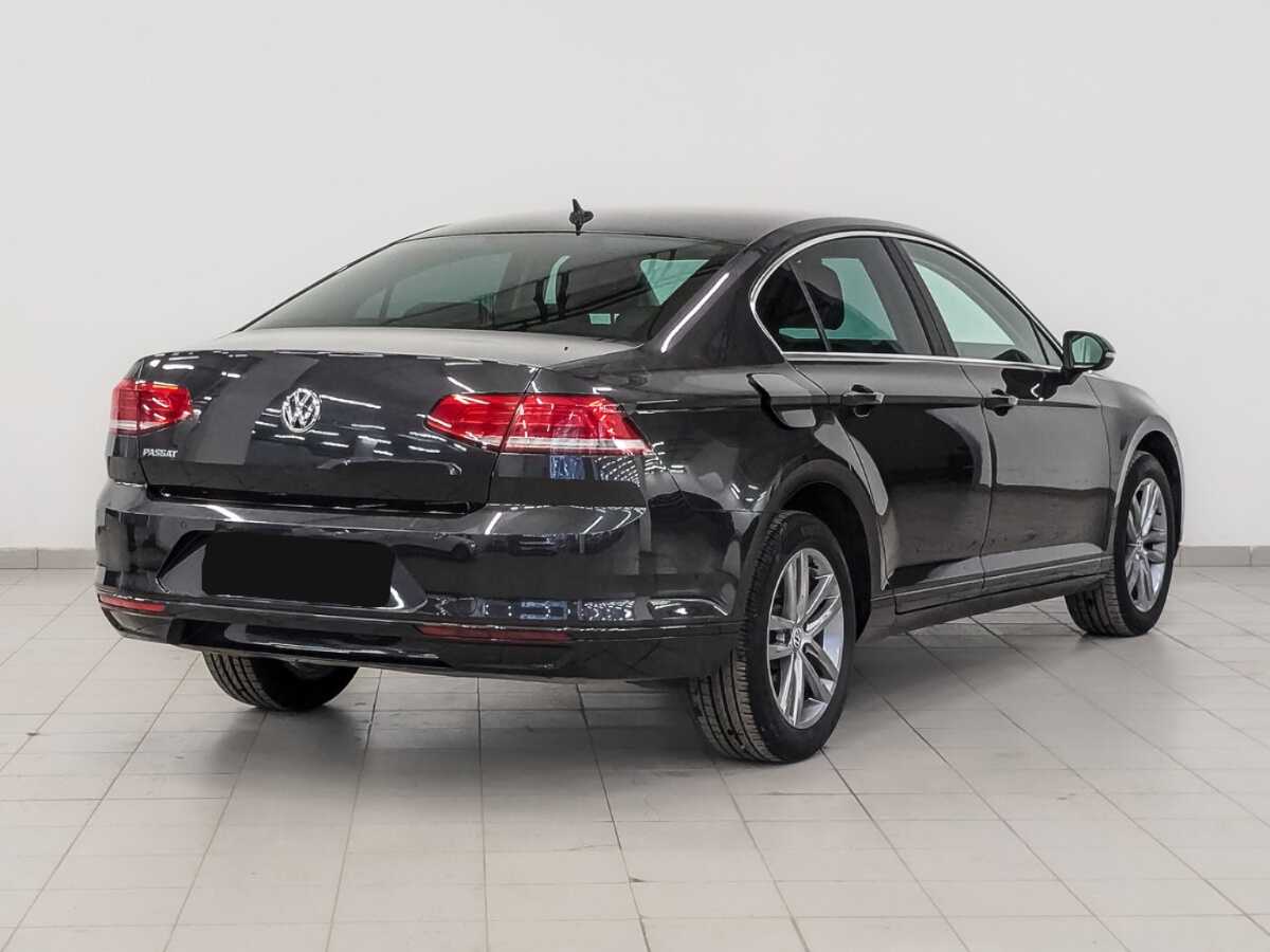 Volkswagen Passat с пробегом — 2019 год. Фото: #4