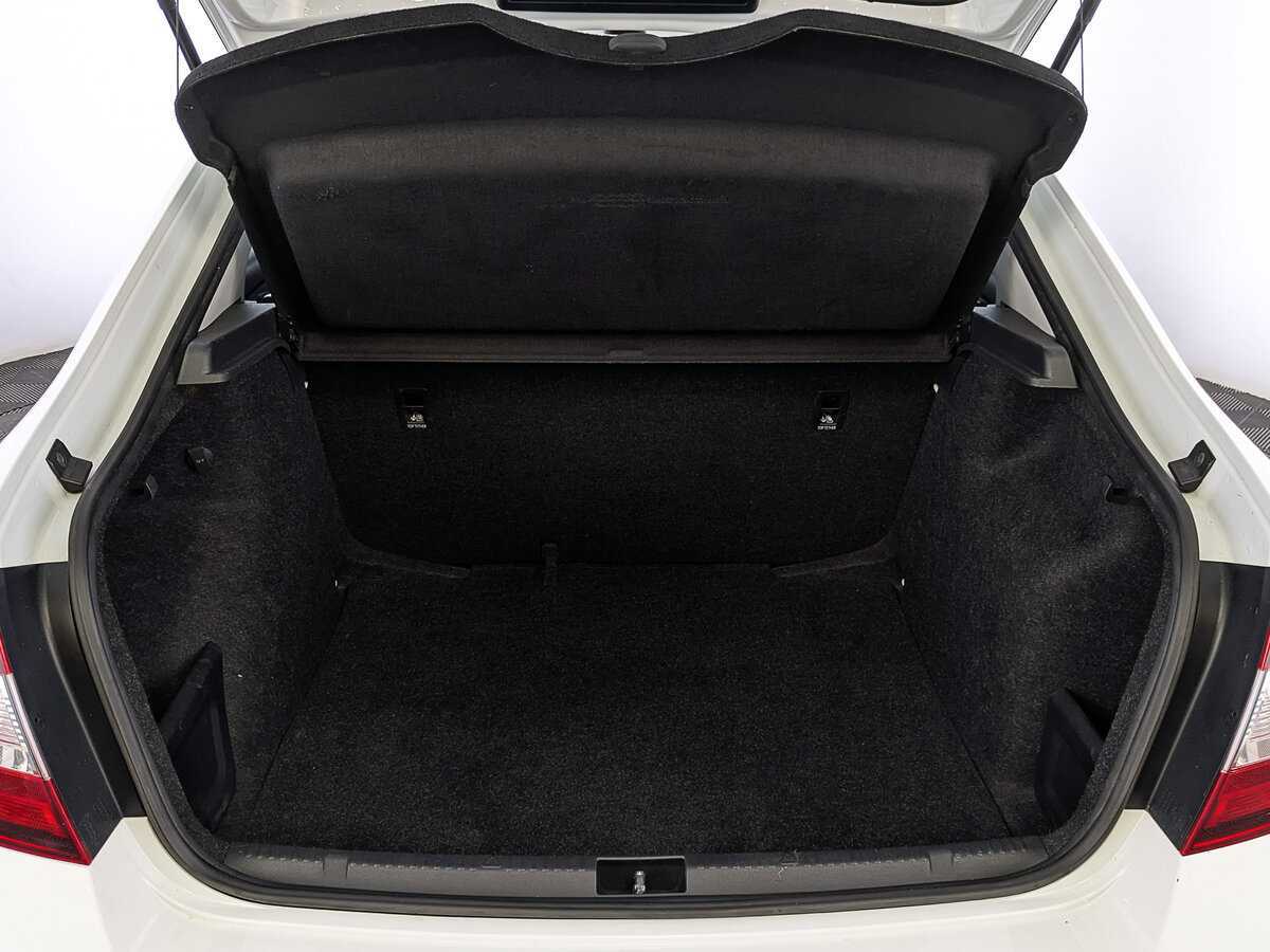 Skoda Rapid с пробегом — 2017 год. Фото: #9