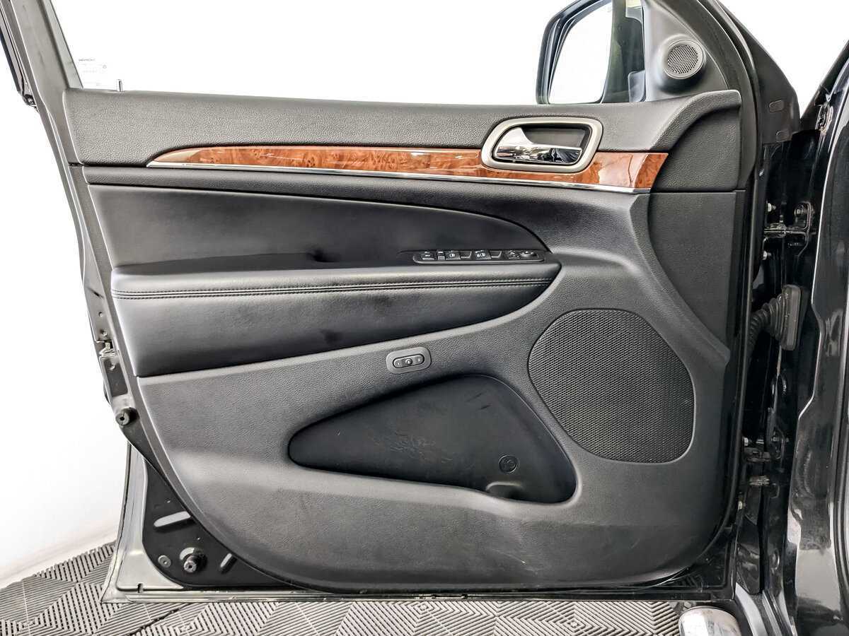 Jeep Grand Cherokee с пробегом — 2012 год. Фото: #18