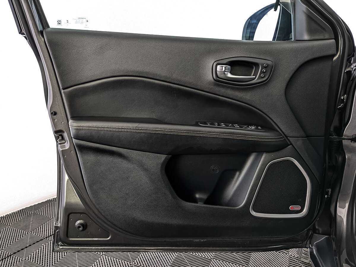 Jeep Compass с пробегом — 2018 год. Фото: #18