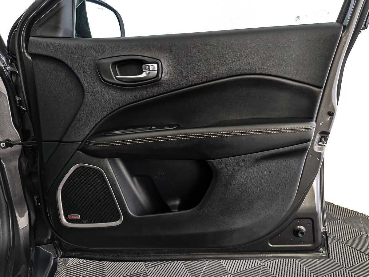 Jeep Compass с пробегом — 2018 год. Фото: #23