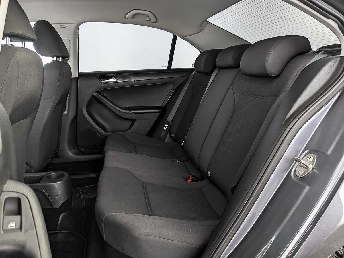 Volkswagen Jetta с пробегом — 2016 год. Фото: #17