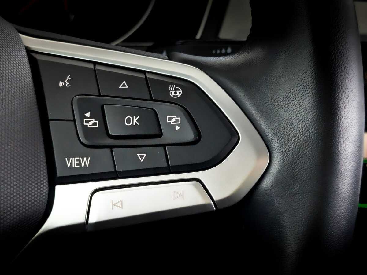 Volkswagen Passat с пробегом — 2021 год. Фото: #29