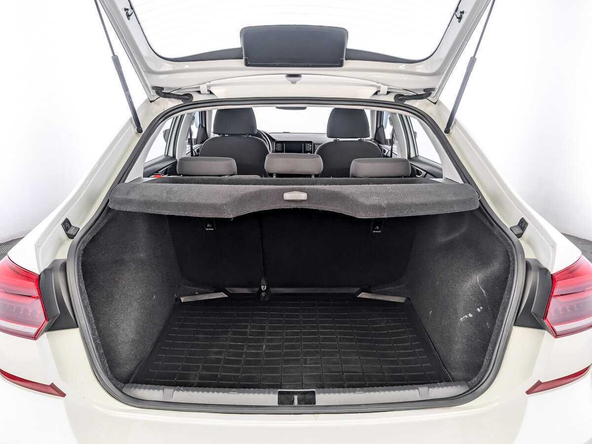 Volkswagen Polo с пробегом — 2021 год. Фото: #9