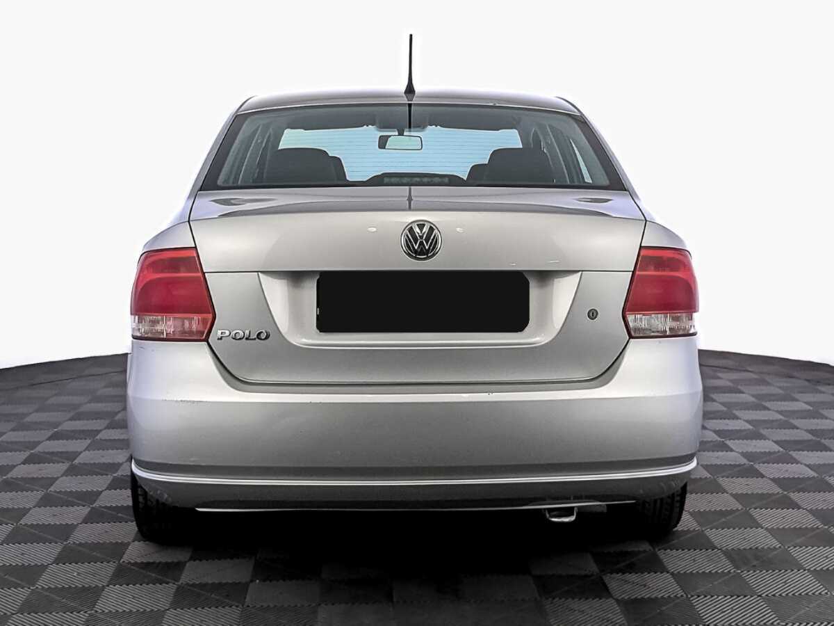 Volkswagen Polo с пробегом — 2015 год. Фото: #5
