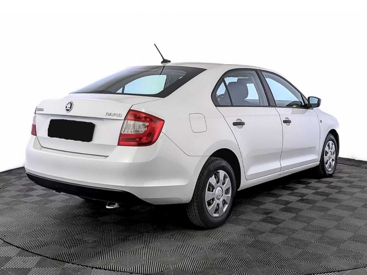 Skoda Rapid с пробегом — 2017 год. Фото: #4