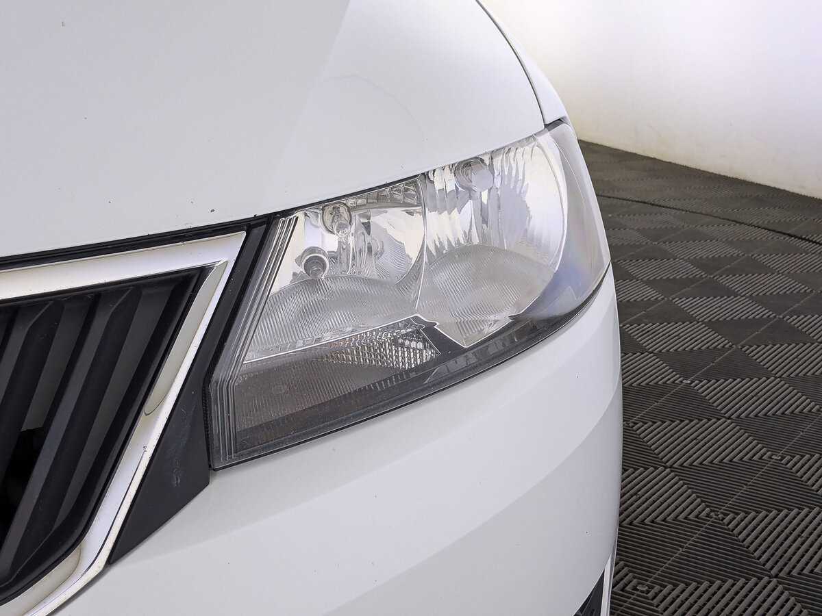 Skoda Rapid с пробегом — 2017 год. Фото: #10