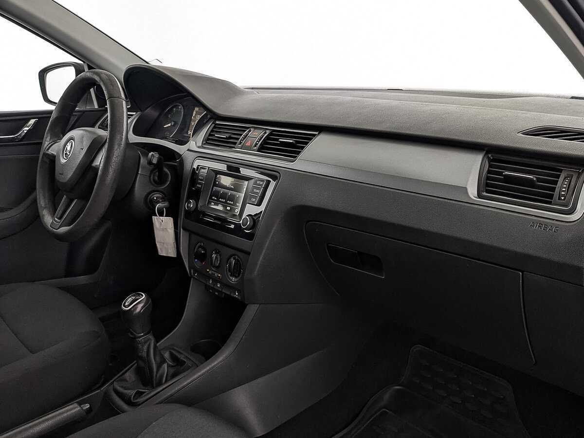 Skoda Rapid с пробегом — 2017 год. Фото: #11