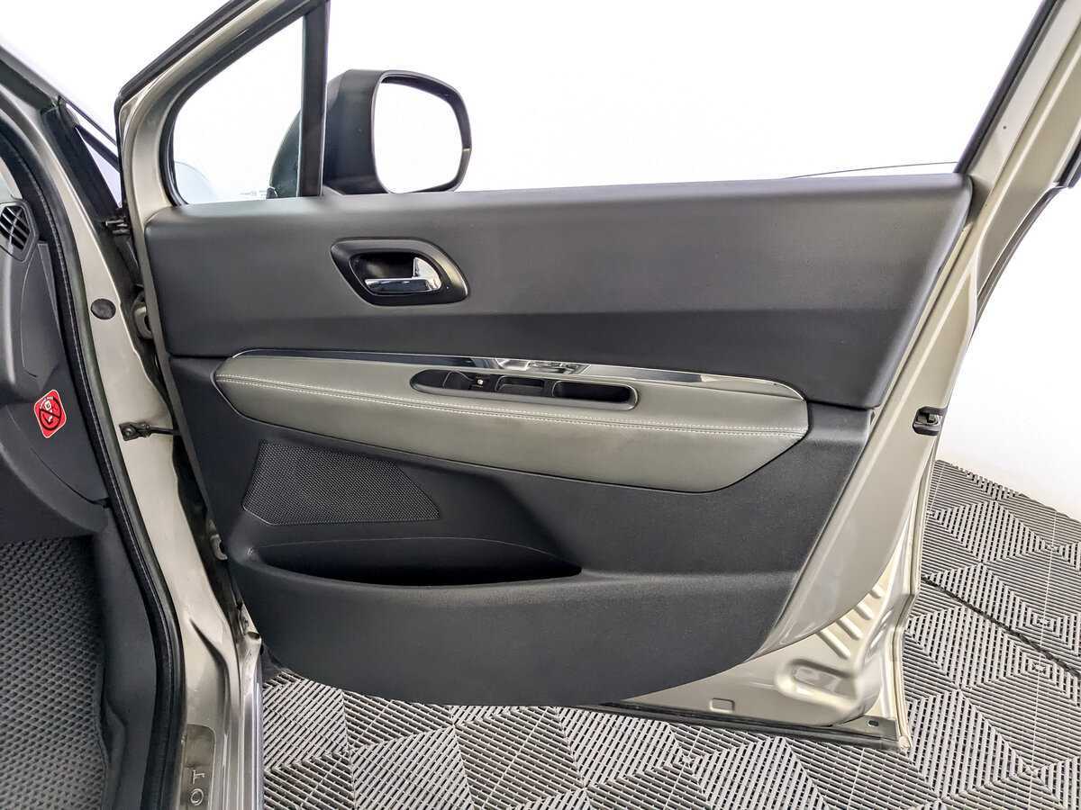 Peugeot 3008 с пробегом — 2012 год. Фото: #23