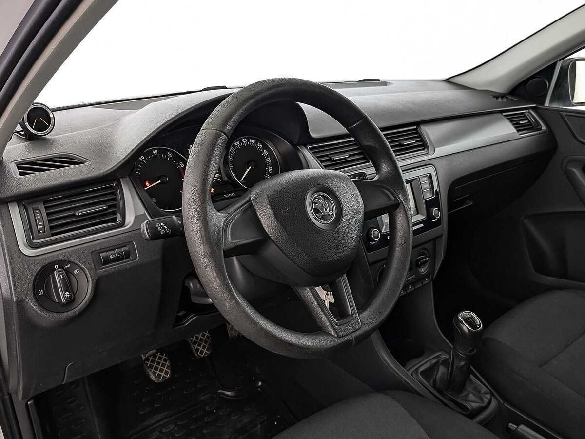 Skoda Rapid с пробегом — 2017 год. Фото: #12