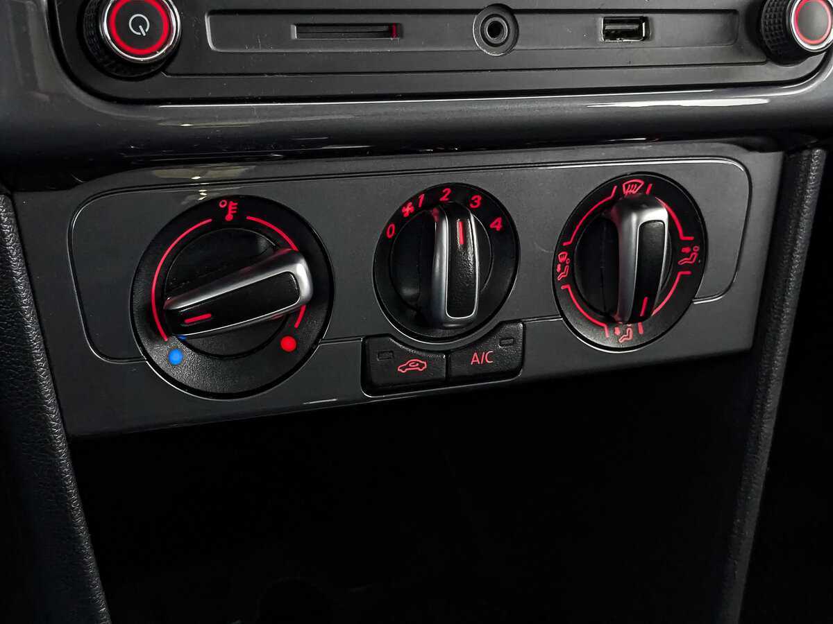 Volkswagen Polo с пробегом — 2019 год. Фото: #20