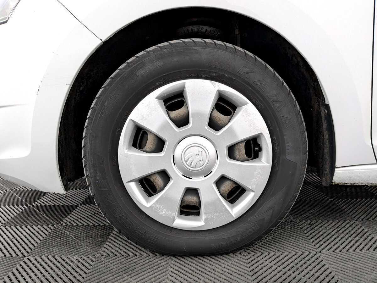 Skoda Rapid с пробегом — 2017 год. Фото: #17