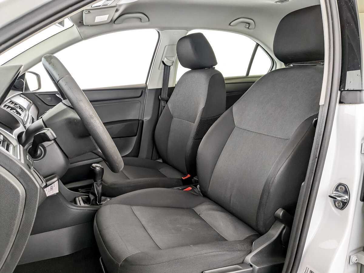 Skoda Rapid с пробегом — 2017 год. Фото: #19