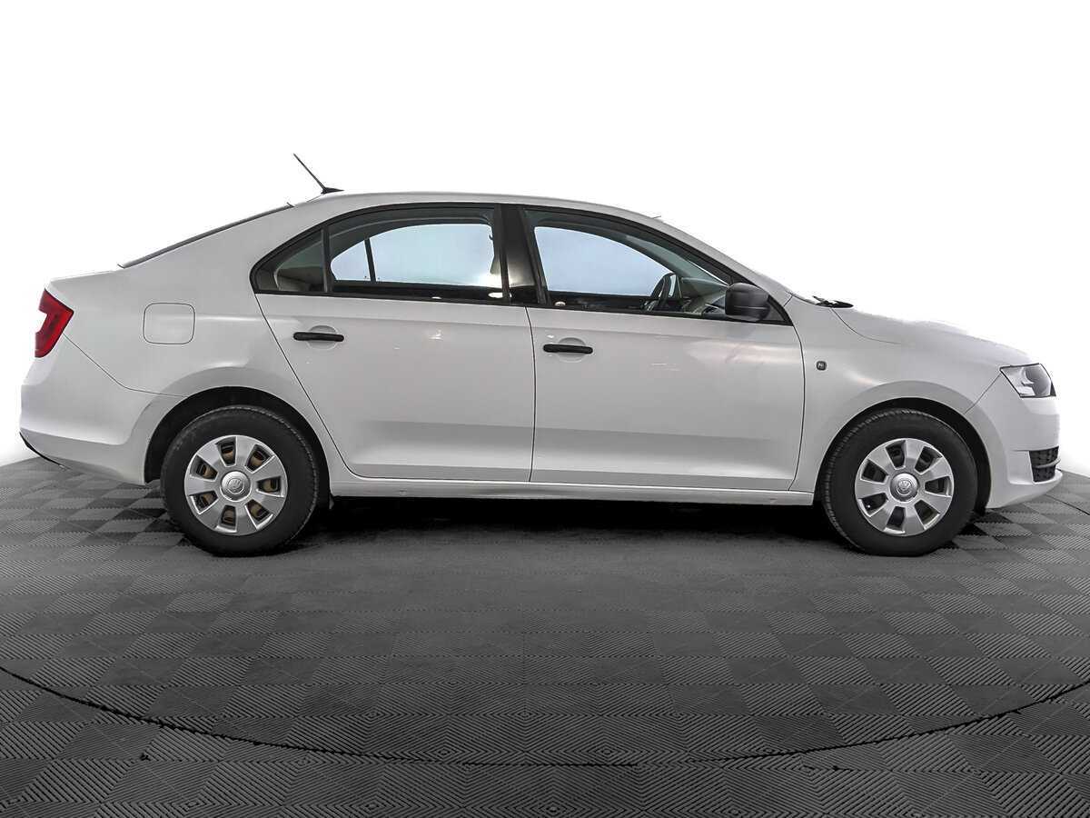 Skoda Rapid с пробегом — 2017 год. Фото: #3