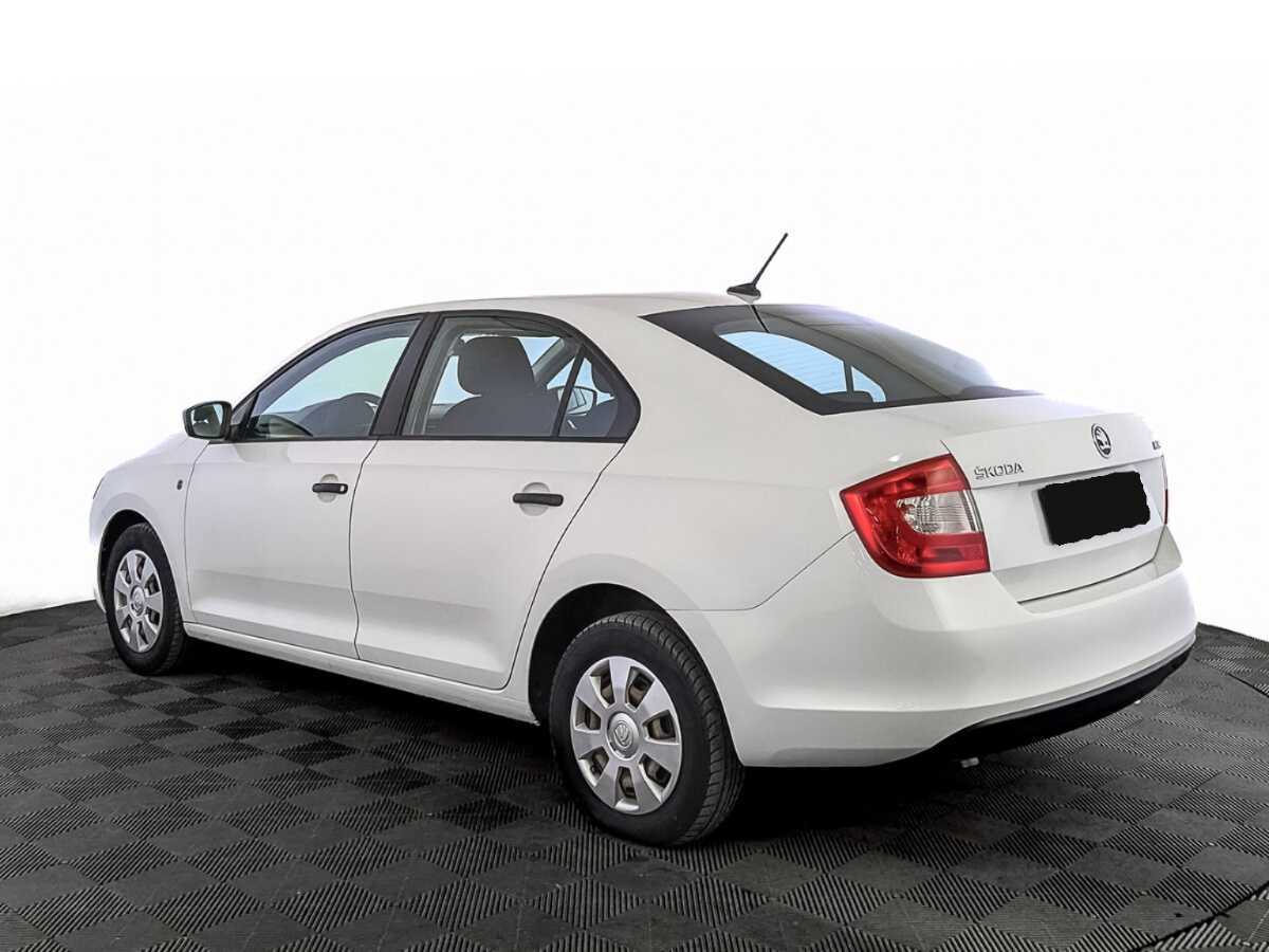 Skoda Rapid с пробегом — 2017 год. Фото: #6