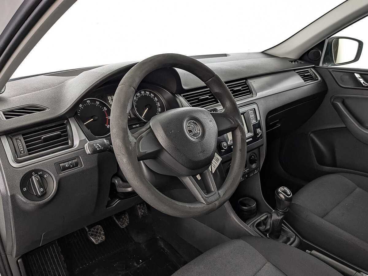 Skoda Rapid с пробегом — 2017 год. Фото: #14