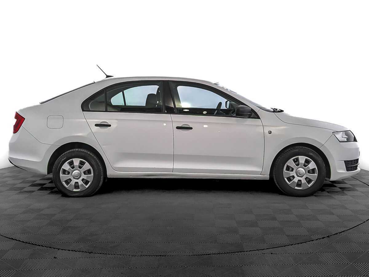 Skoda Rapid с пробегом — 2017 год. Фото: #3